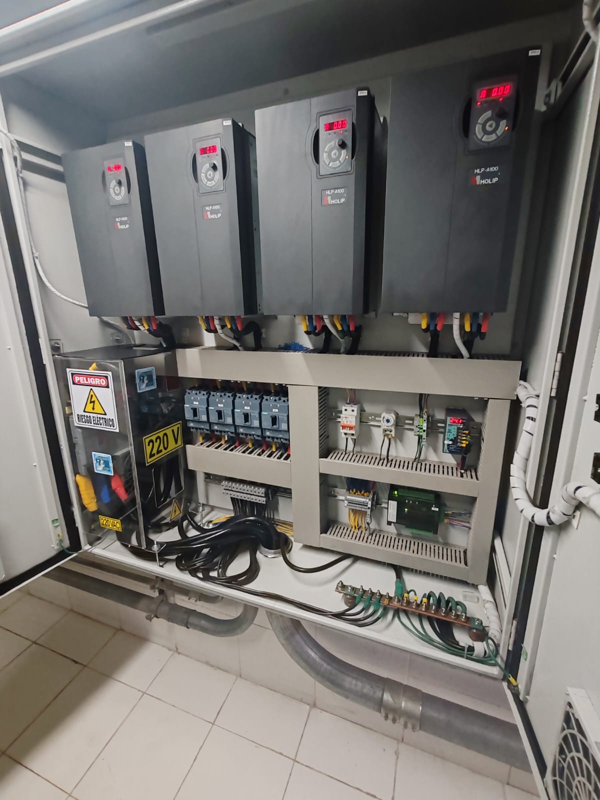 Sistema bombeo presión automatizado