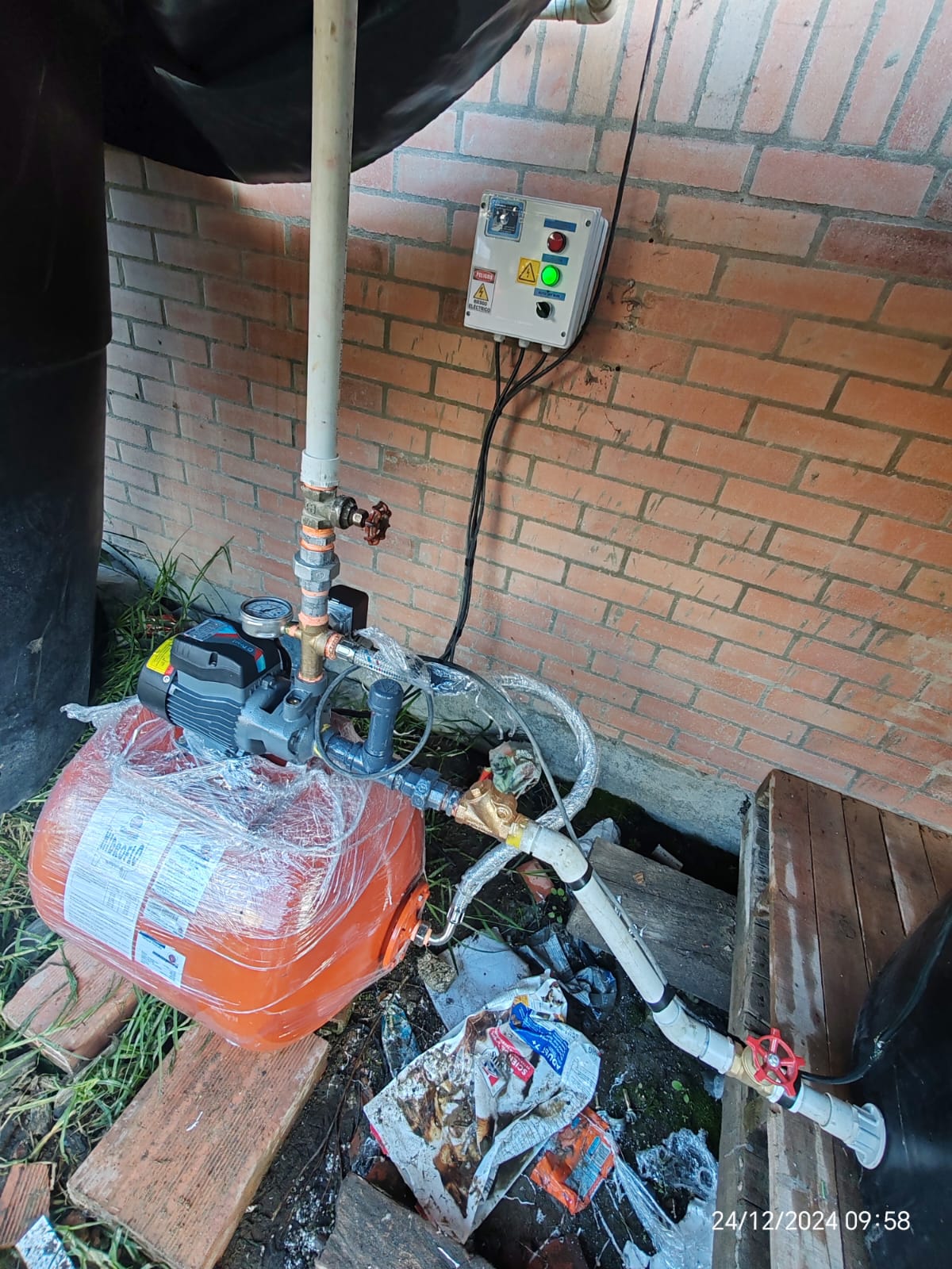 Sistema bombeo presión automatizado